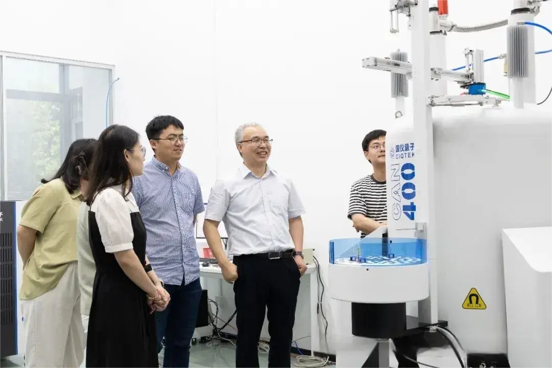 NMR 분야의 떠오르는 신성: 베이징 물리화학 시험기술학회, CIQTEK 방문